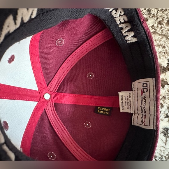 Harvard Red FlexSeam Hat size Small/Medium - Picture 4 of 4